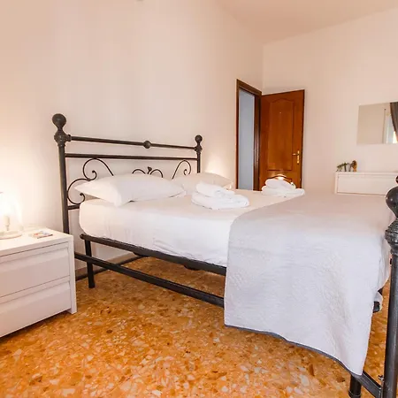 アパート Delizioso A Cinecitta Vicino Metro A Wifi & Ac *